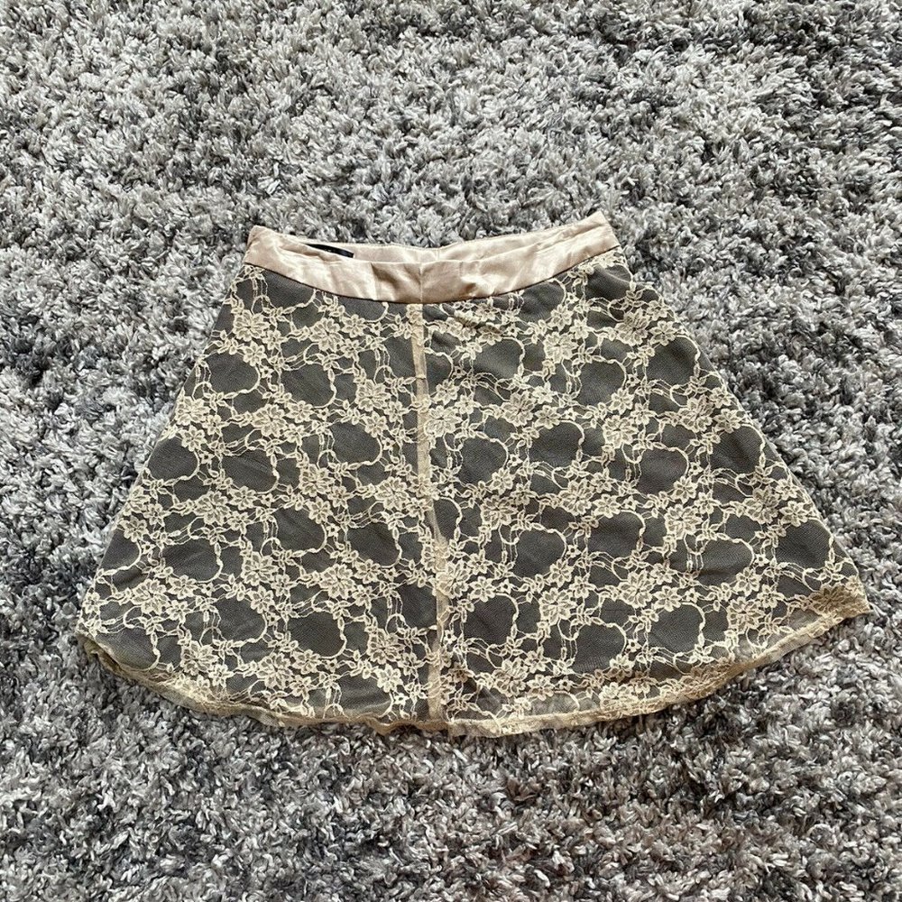 MUST HAVE Women's Brown & Beige Lace Overlay Skirt Size Small S New Without Tags